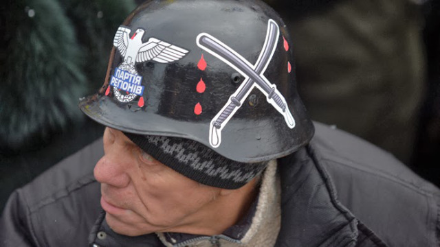 36d8d-ukrainian-nationalists-attacked-police-si